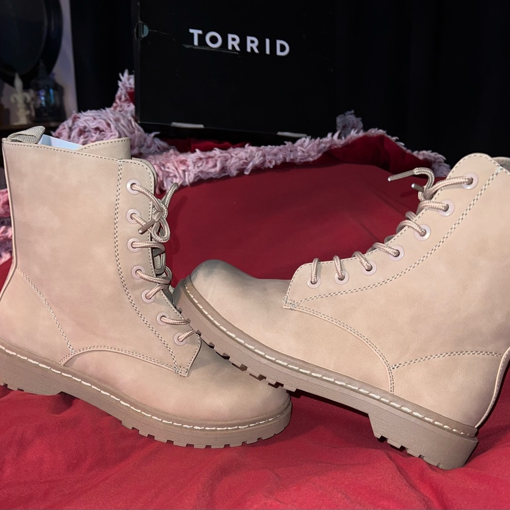 New in box Torrid combat boots in a beige/cream color. Size 8W